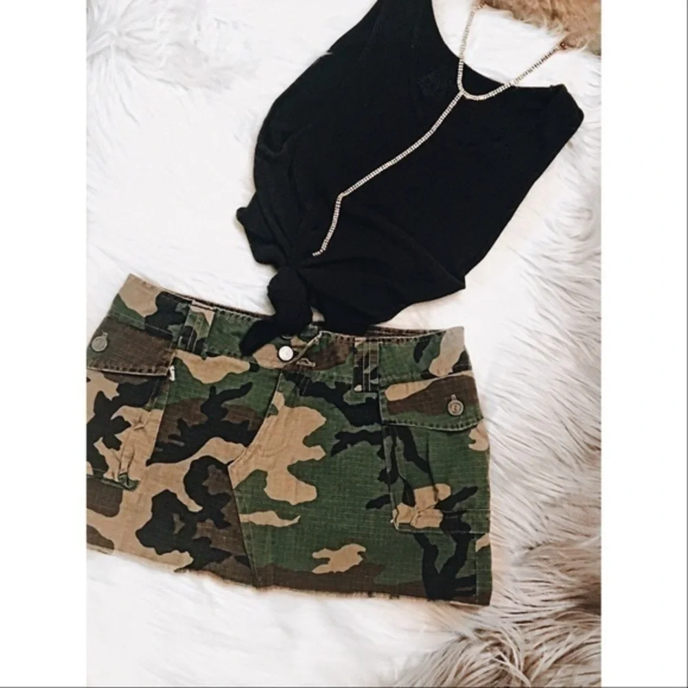 Picasso Style camouflaged mini skirt